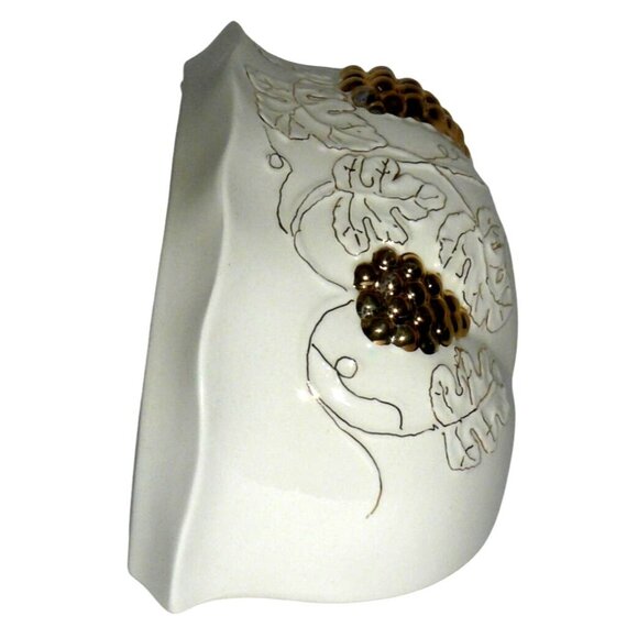 Rare Vintage White Ceramic Wall Pocket Vase With Gilded Grapes & Leaf Design - Picture 3 of 5